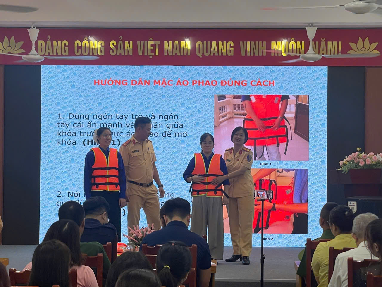 Trạm Cảnh sát đường thủy Bạch Đằng tuyên truyền phòng chống đuối nước và cứu hộ cứu nạn năm 2026 tại Trường Mầm non Ngũ Lão (phường Bạch Đằng)